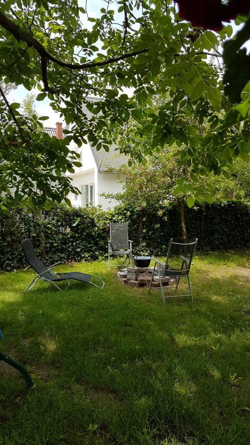 Csalad-Barat Apartman Balatonlelle Exterior photo
